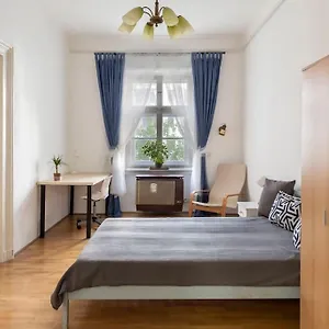 B333 - In The Heart Of The Apartment