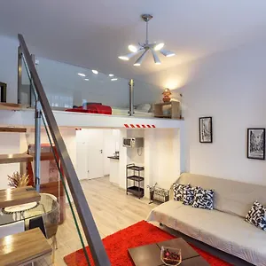 Karavan Corner Apartment