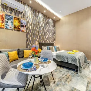 Magic Blue In Downtown Apartment